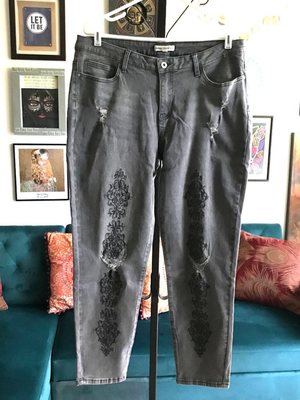 INDIGO THREAD CO size 16 Gray Stretch Distressed Denim Baroque Embroidered Jeans
